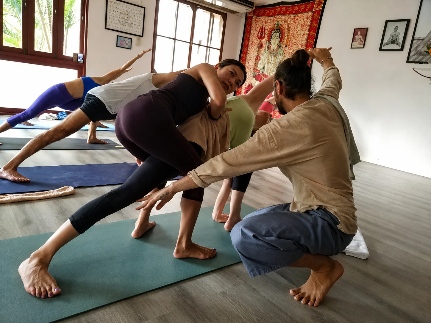 Hands-on adjustment and teaching methodology in the training room